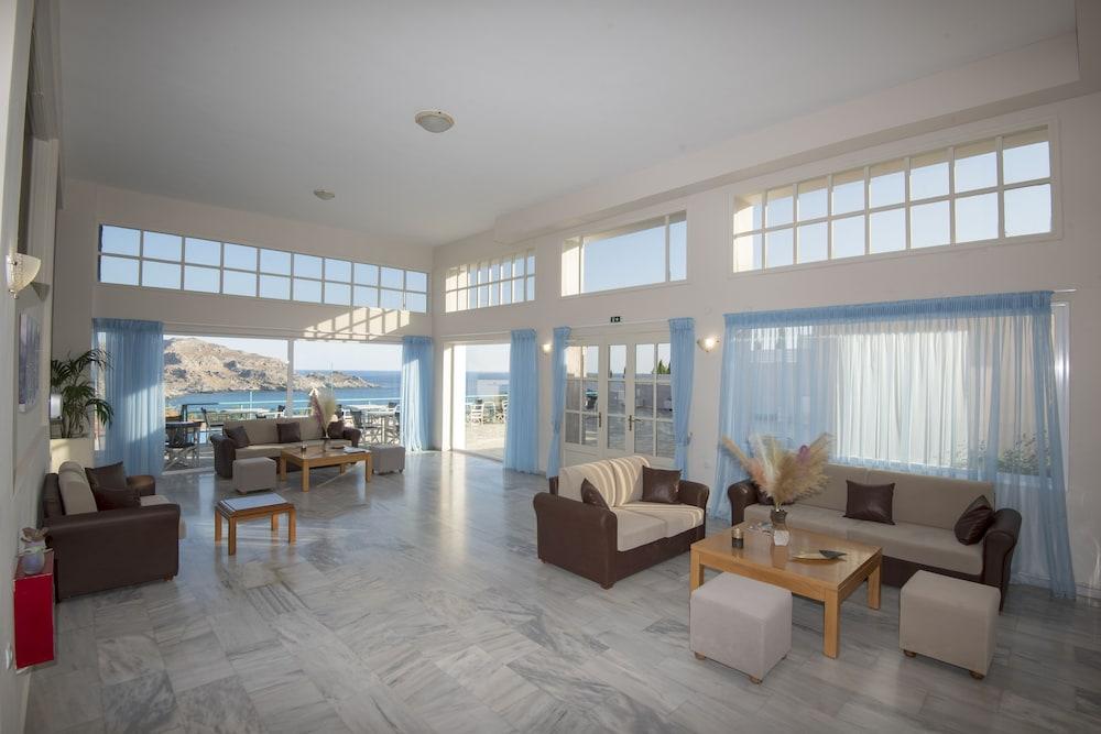 Damnoni Bay Hotel Exterior photo